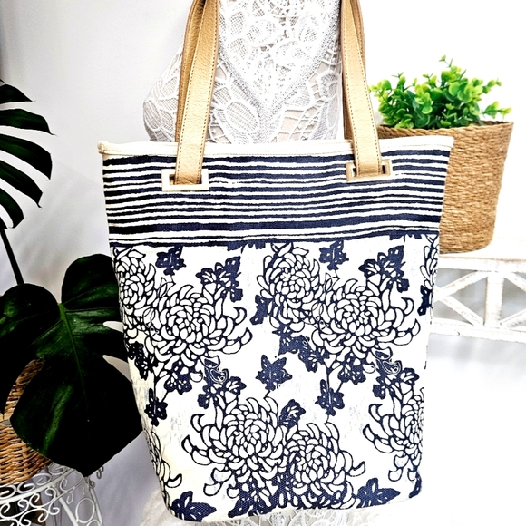 Tommy Bahama Summer Shoulder Bag Tote - Picture 5 of 16